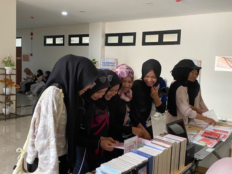 Toko Buku Jendela Gelar Book Fair di UIN Salatiga, Dorong Budaya Literasi Kampus